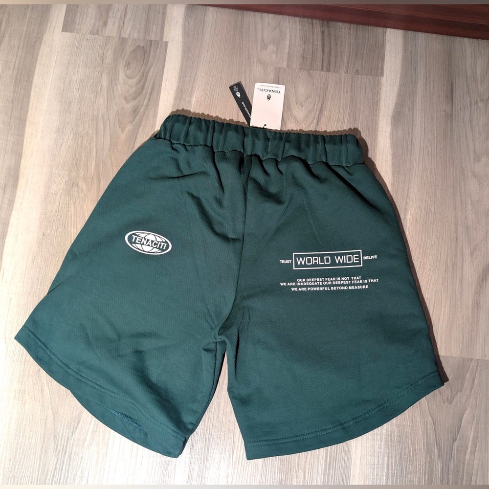 Tenaciti Shorts Forest Green NWT - Picture 2 of 4